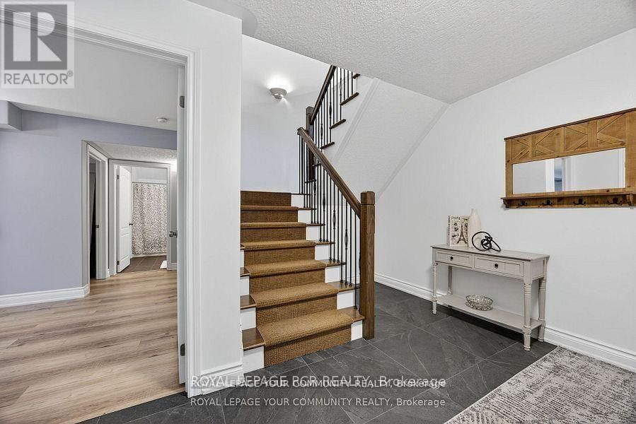 135 HURONWOODS DRIVE Image 28