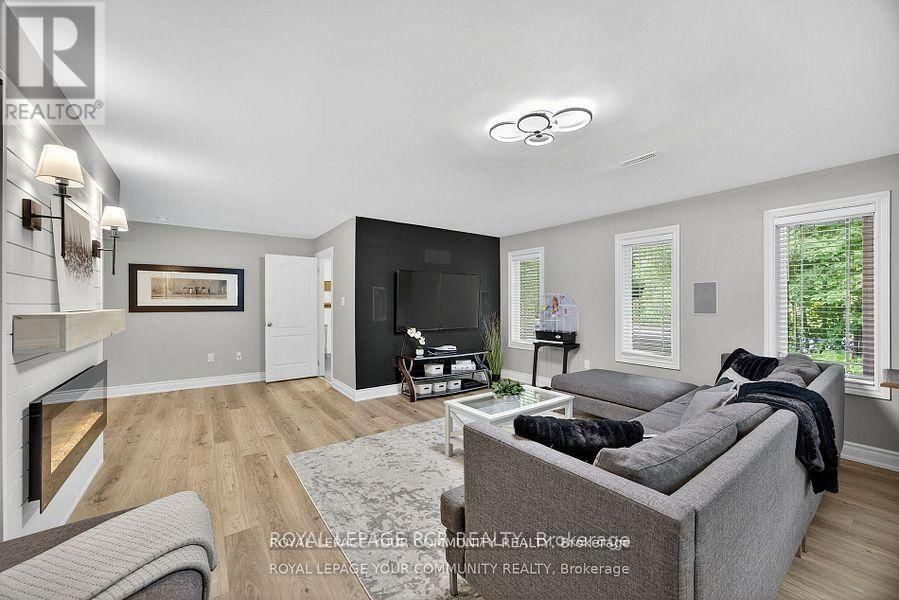 135 HURONWOODS DRIVE Image 30