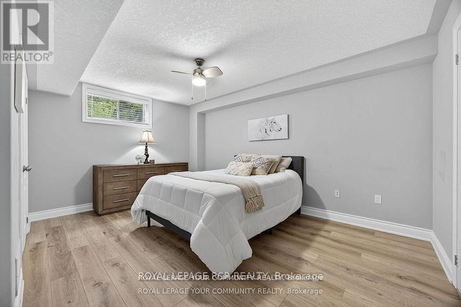 135 HURONWOODS DRIVE Image 32