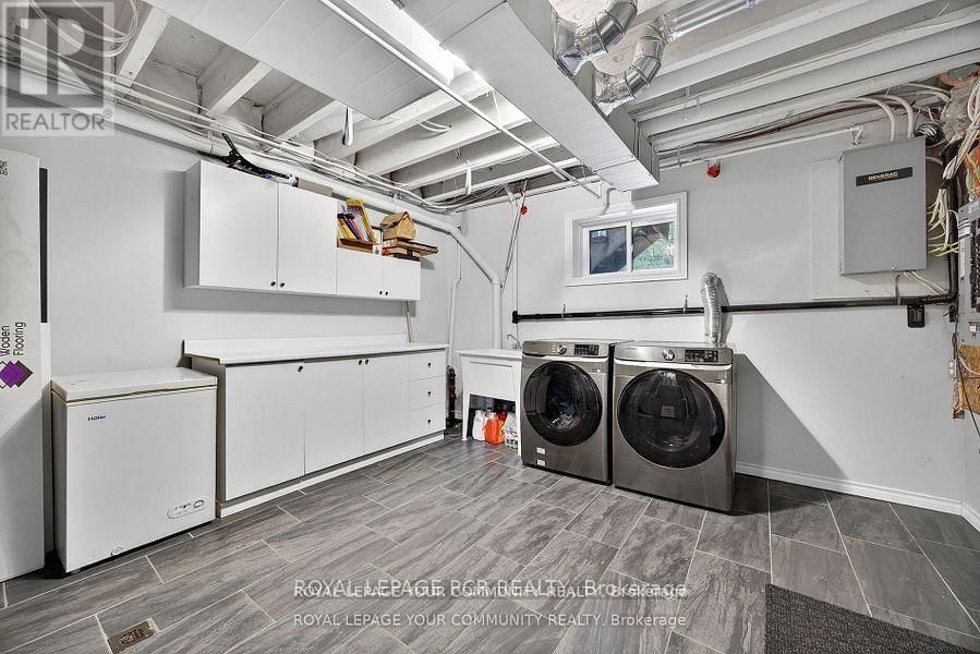 135 HURONWOODS DRIVE Image 35