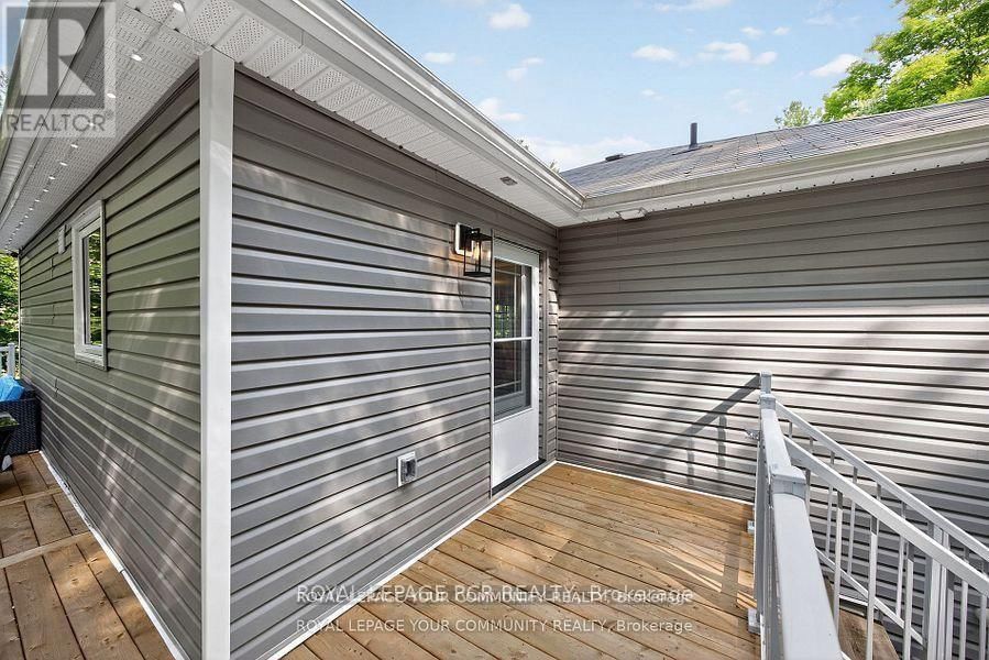 135 HURONWOODS DRIVE Image 36