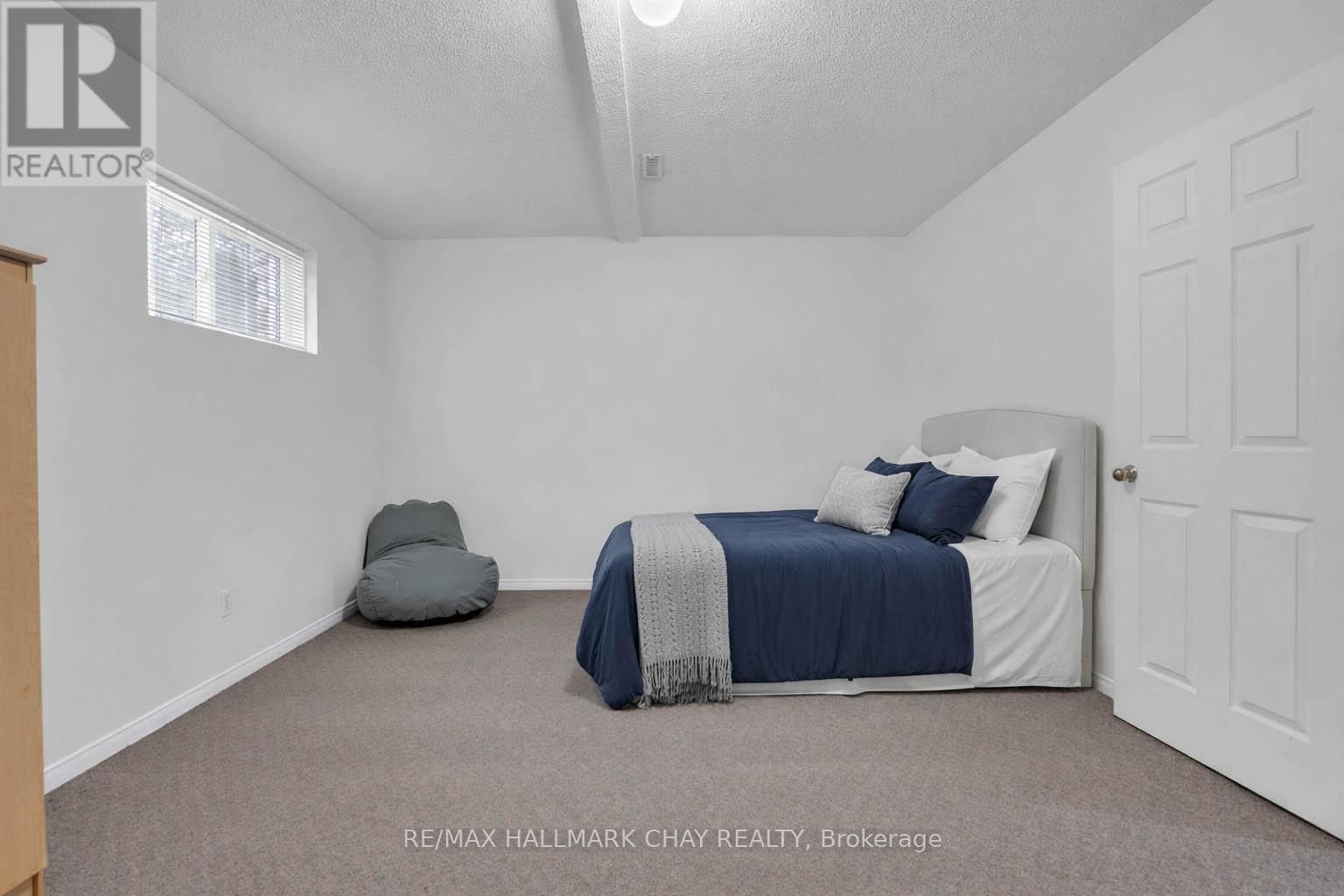 1667 TINY BEACHES ROAD SOUTH Image 32