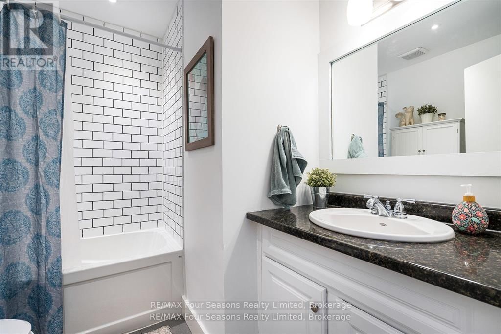 326 - 5 DAWSON DRIVE Image 18