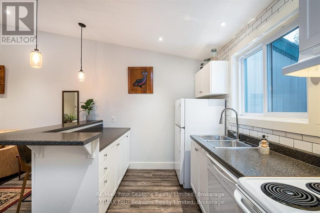 326 - 5 DAWSON DRIVE Image 8