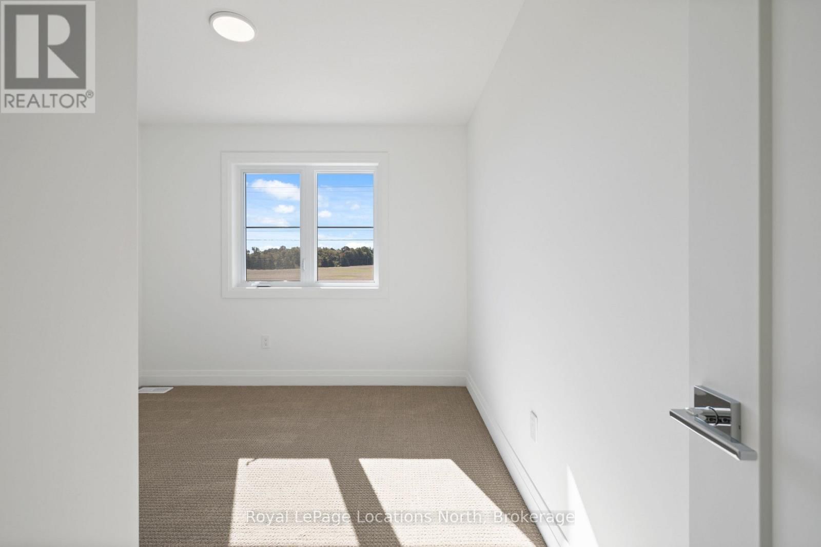 28 SWAIN CRESCENT Image 35