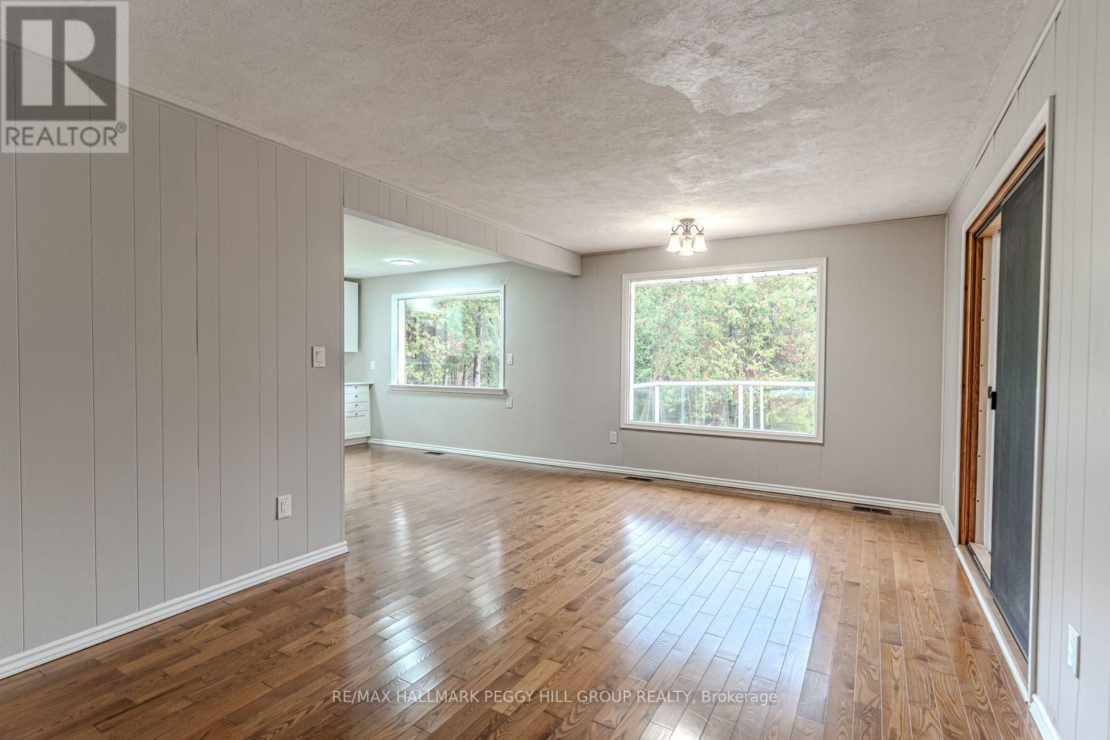 537 HURONIA ROAD Image 8