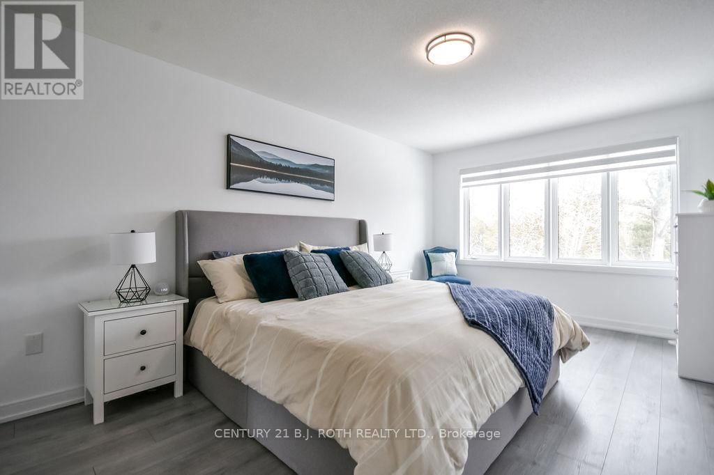 104 BLUE FOREST CRESCENT Image 21