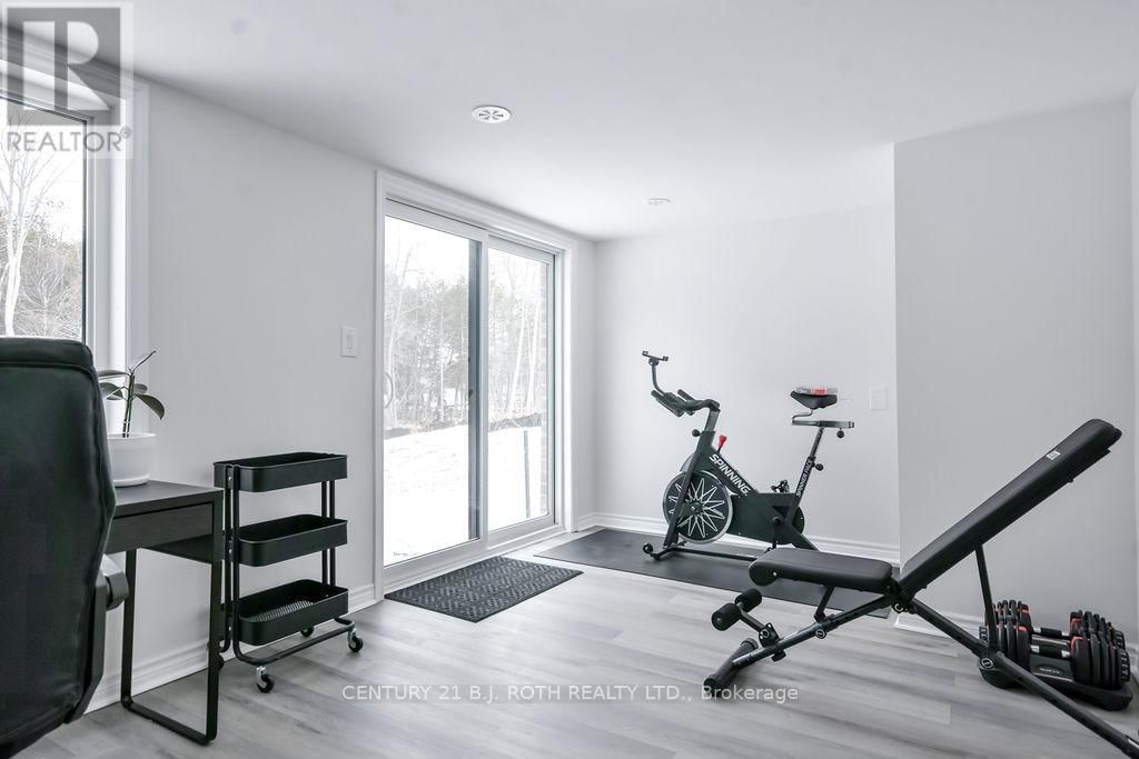 104 BLUE FOREST CRESCENT Image 37