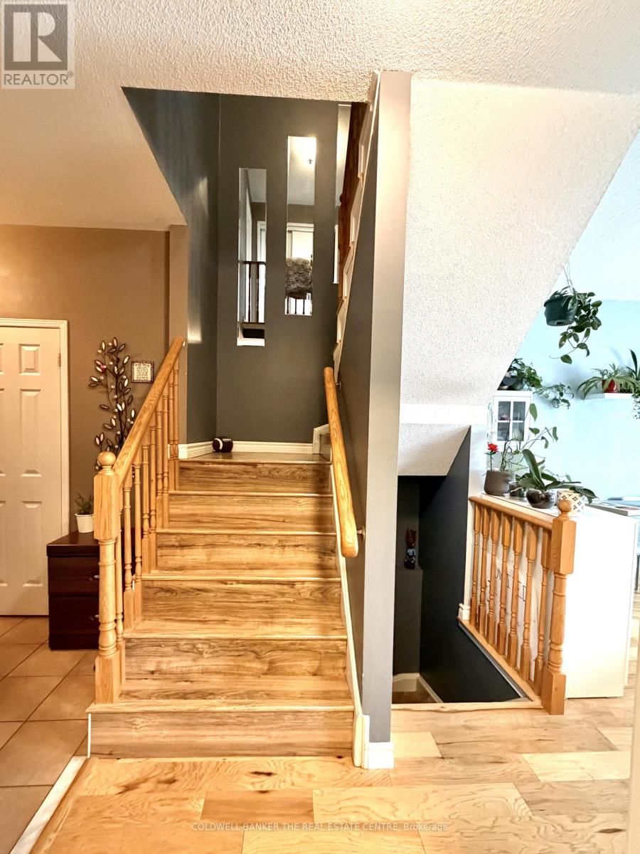 90 BRUCE CRESCENT Image 18