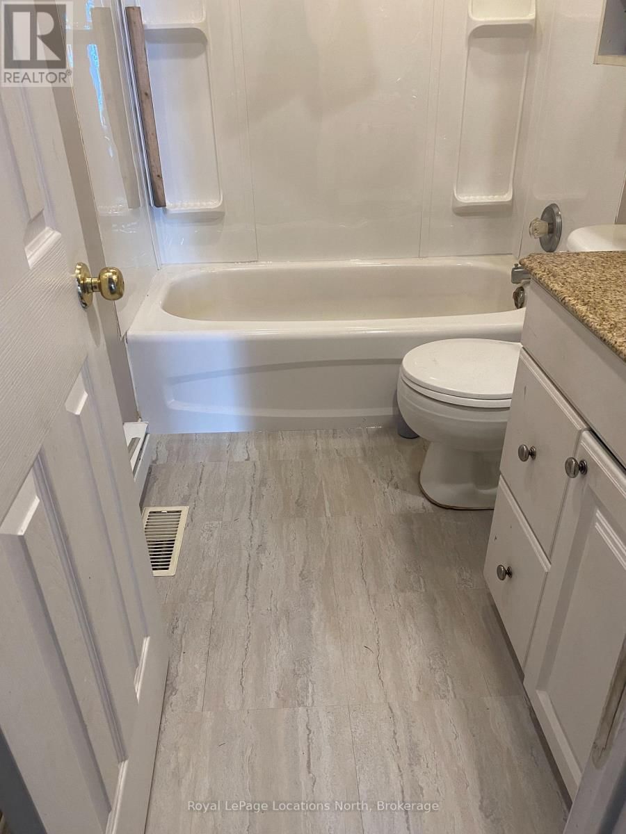 1539 6 CORNERS NORTH Image 19