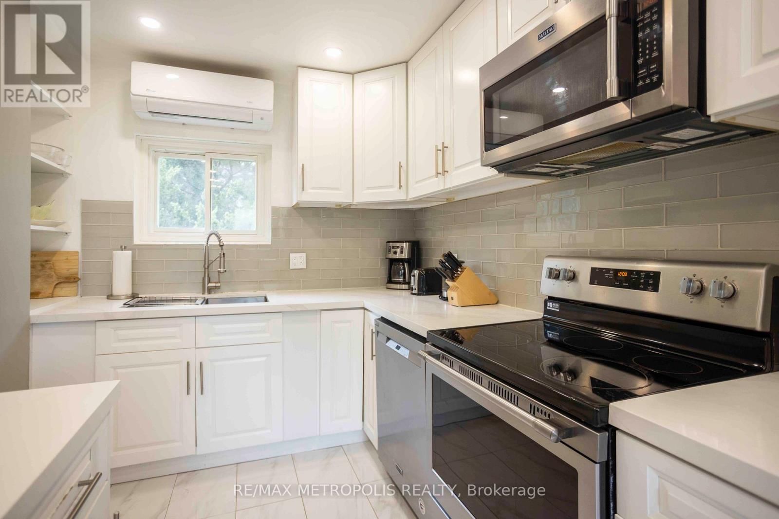 56 GEORGIAN MANOR DRIVE Image 18