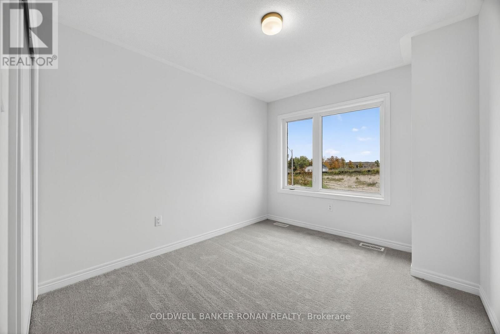 29 MILADY CRESCENT Image 25