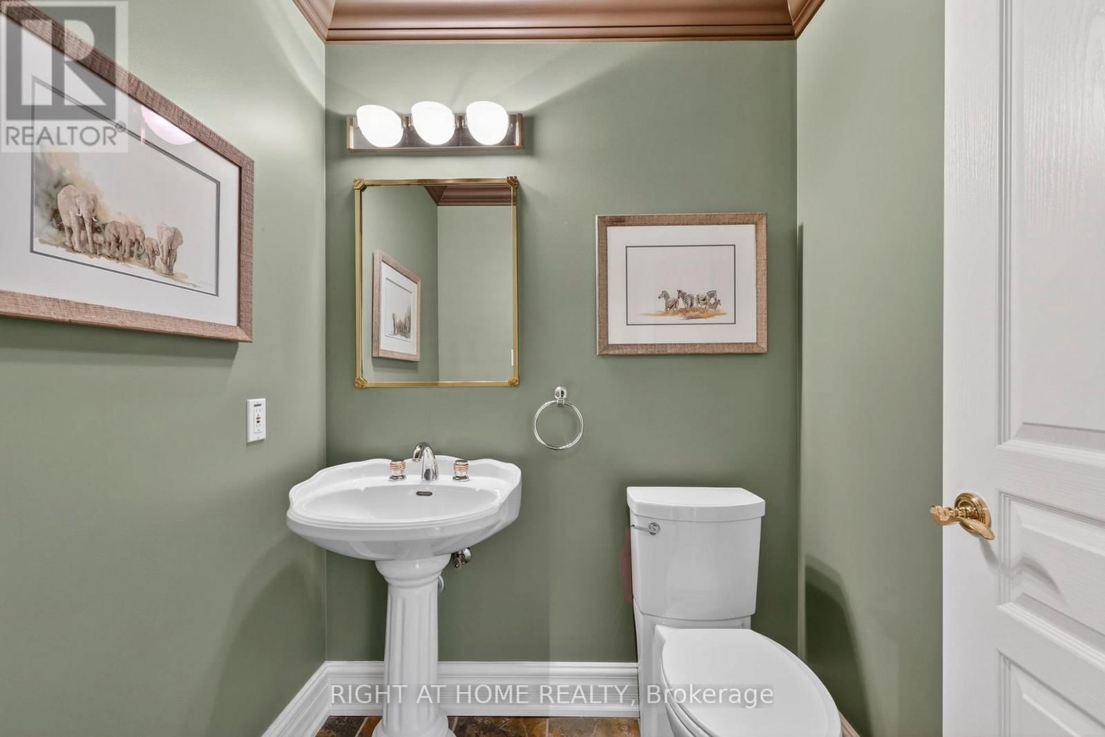 13 ALPINE WAY Image 17