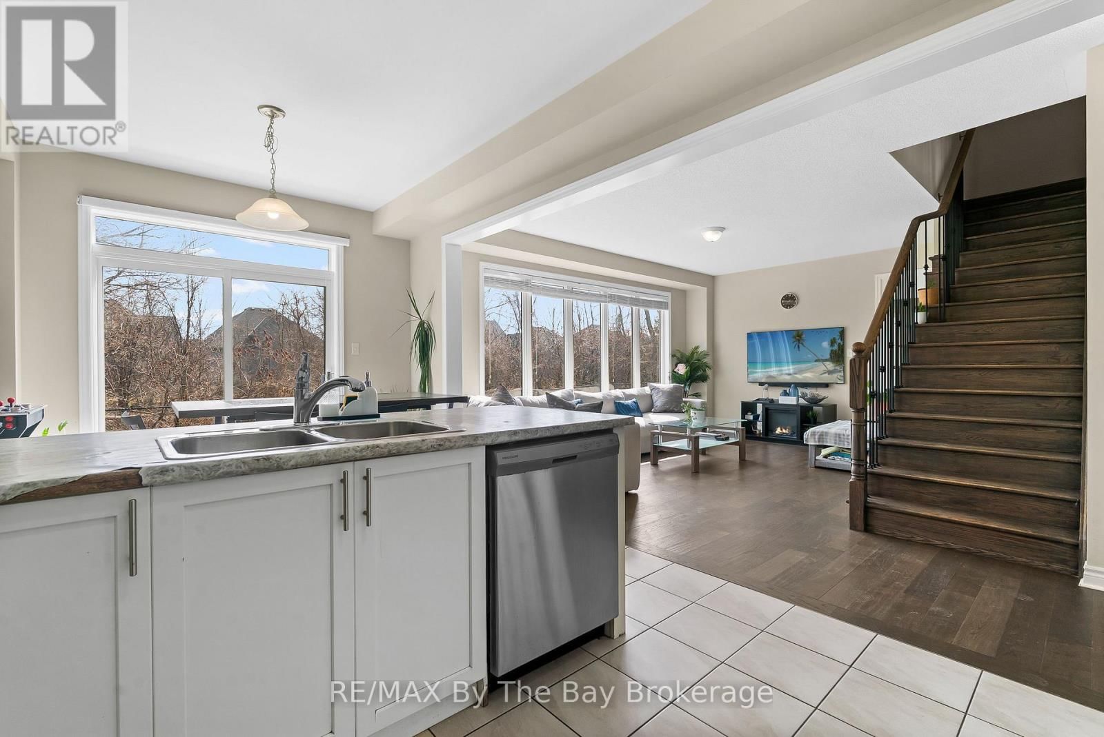 56 KIRBY AVENUE Image 10