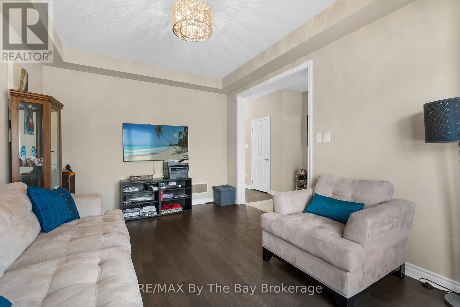 56 KIRBY AVENUE Image 17