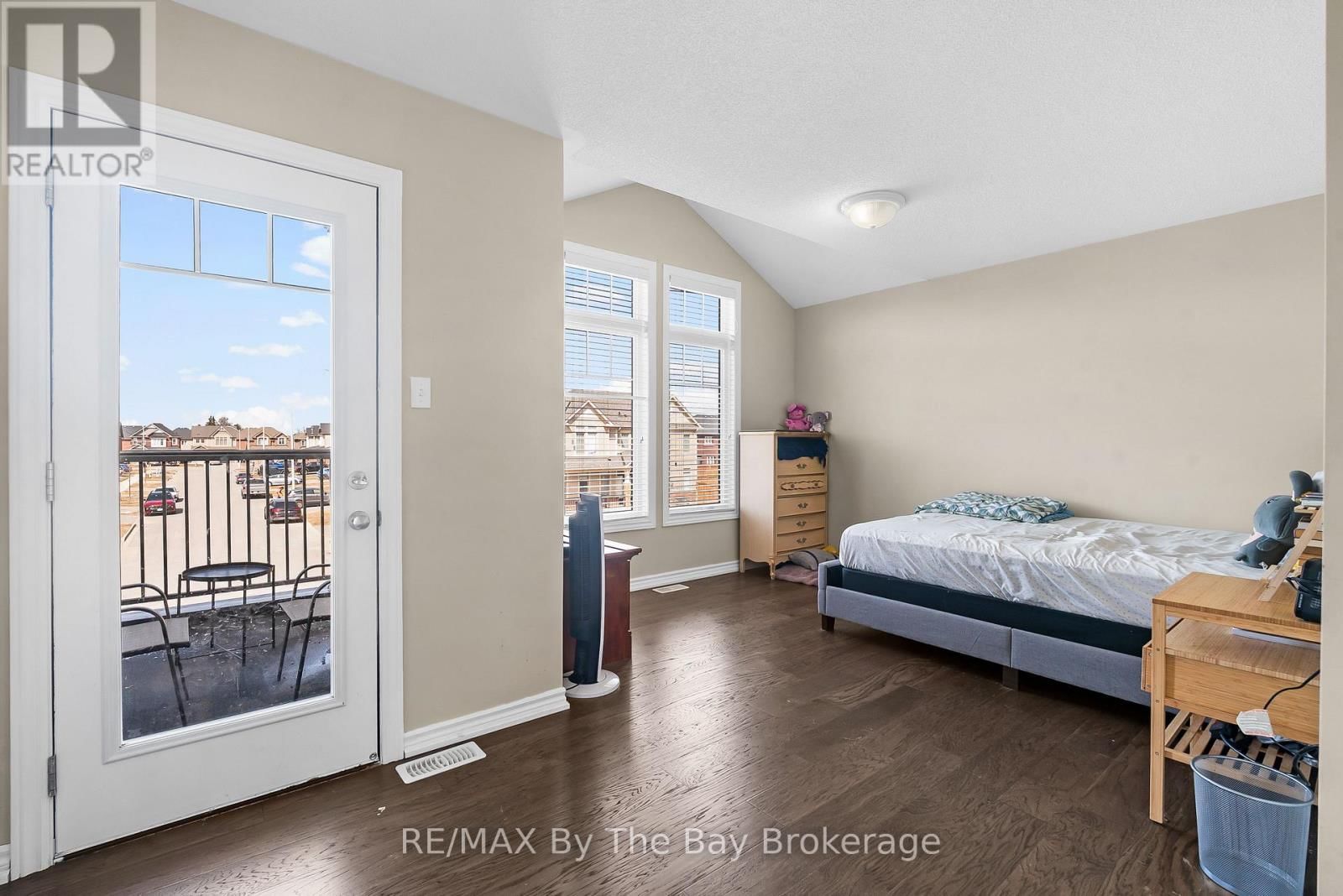 56 KIRBY AVENUE Image 20