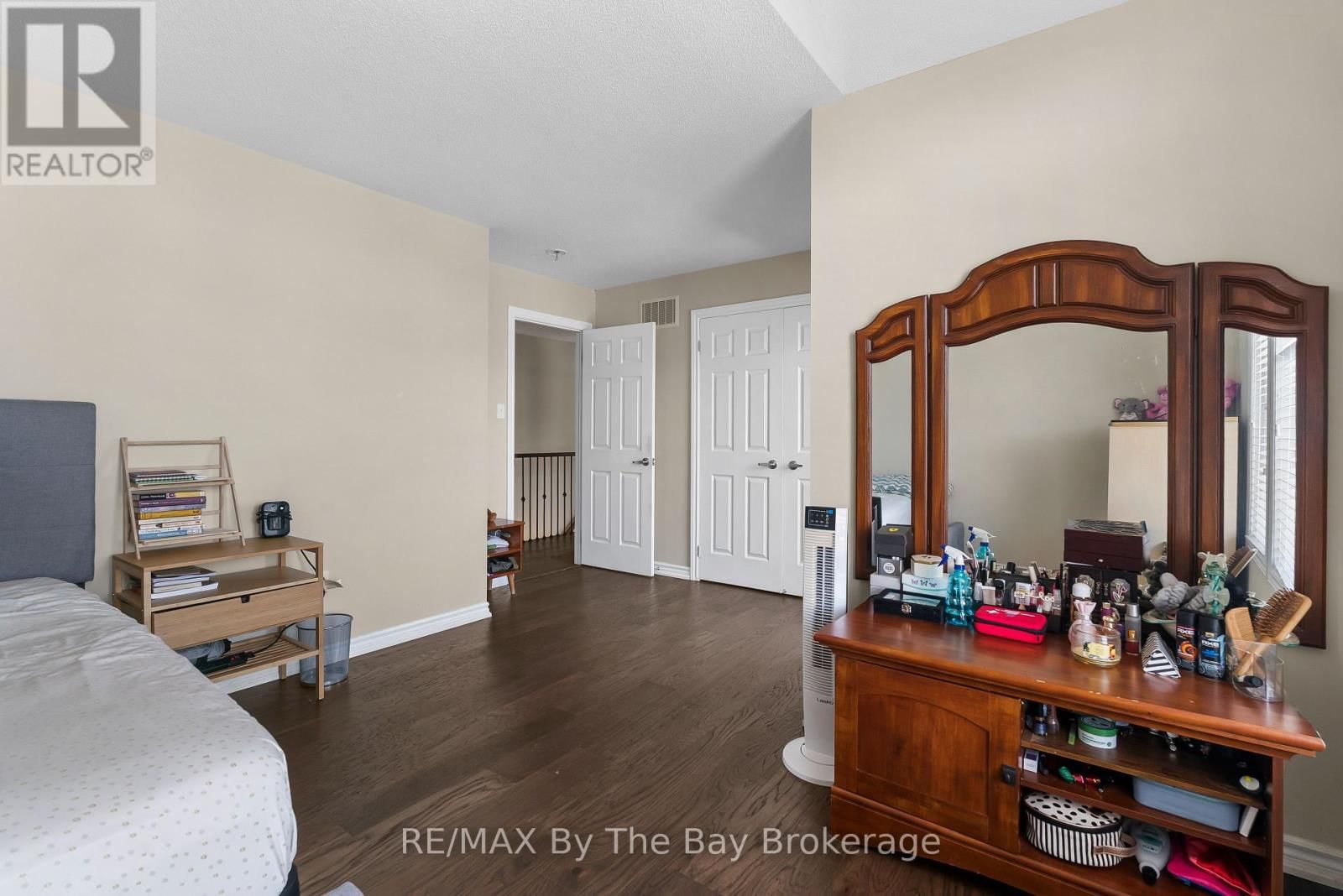 56 KIRBY AVENUE Image 21