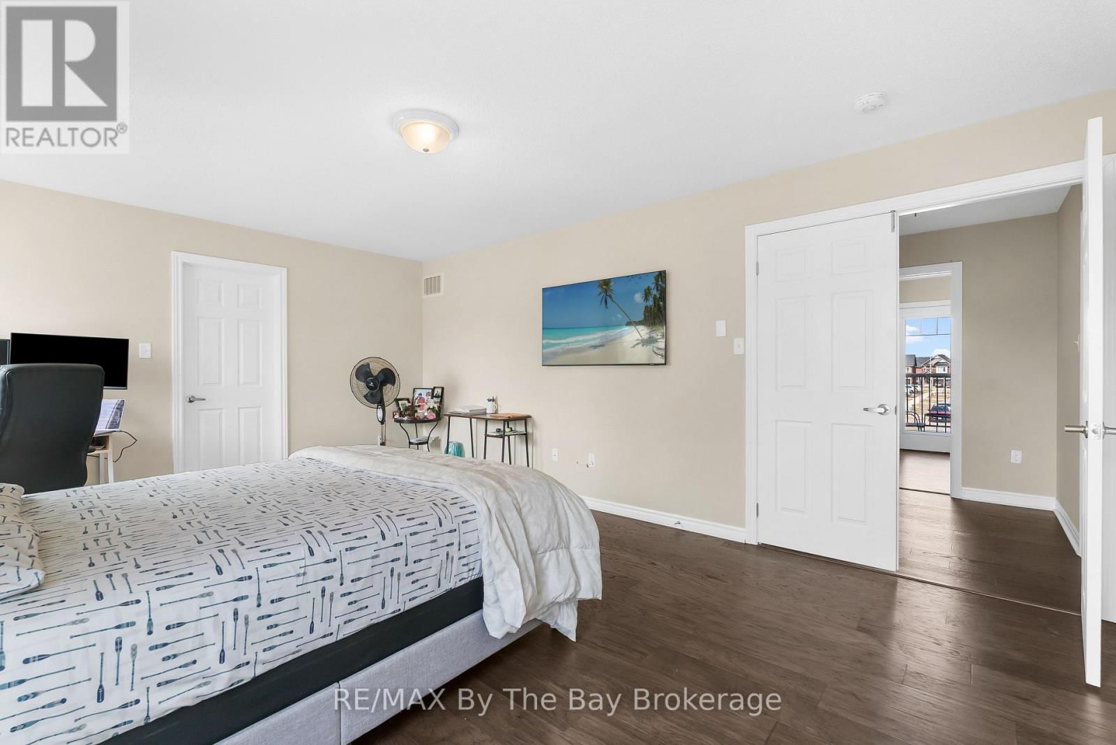 56 KIRBY AVENUE Image 25