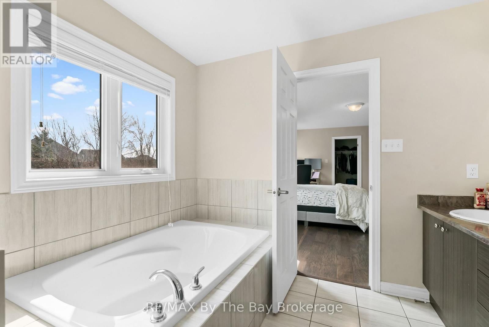 56 KIRBY AVENUE Image 29