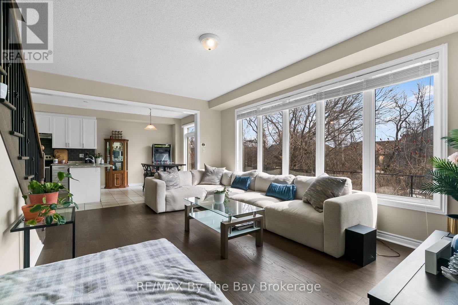 56 KIRBY AVENUE Image 3