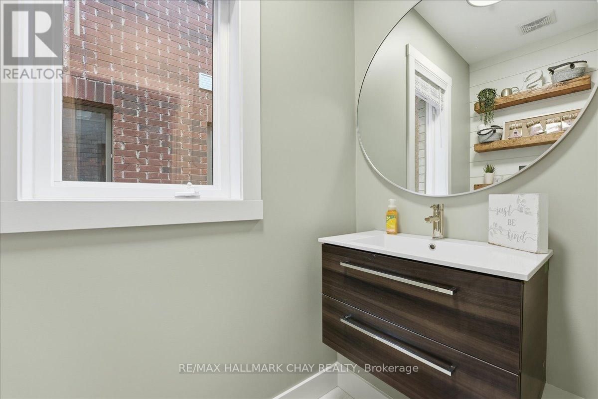 26 LOWRY COURT Image 9