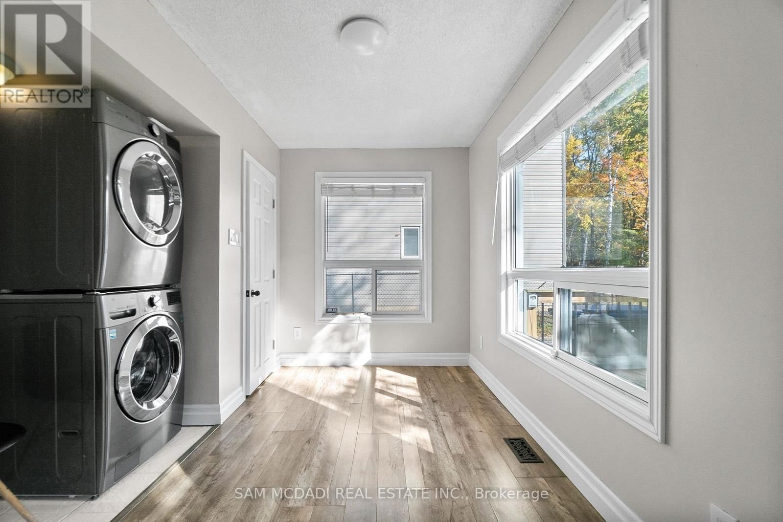 1805 RIVER ROAD WEST Image 20