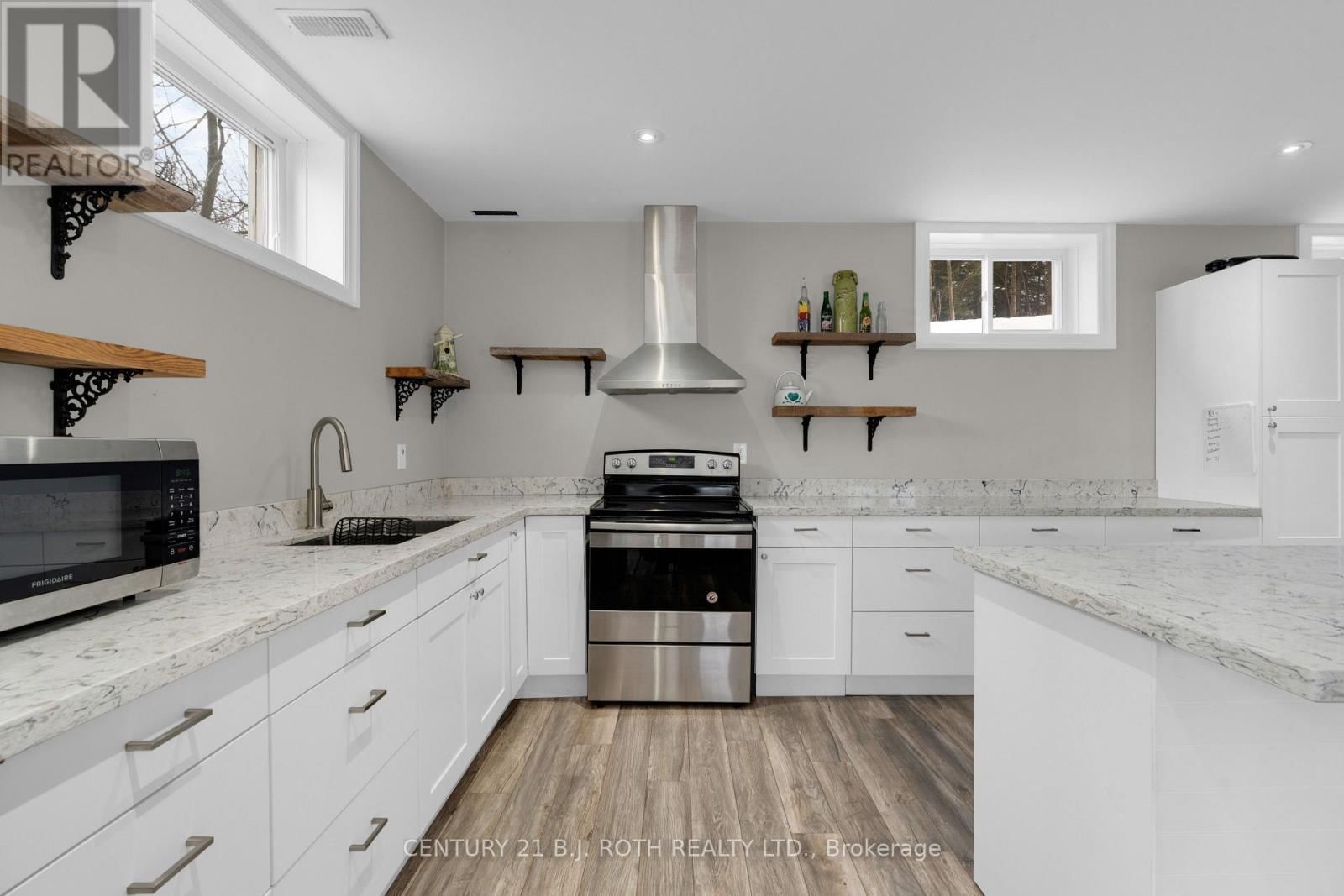 2700 LINE 4 NORTH Image 31