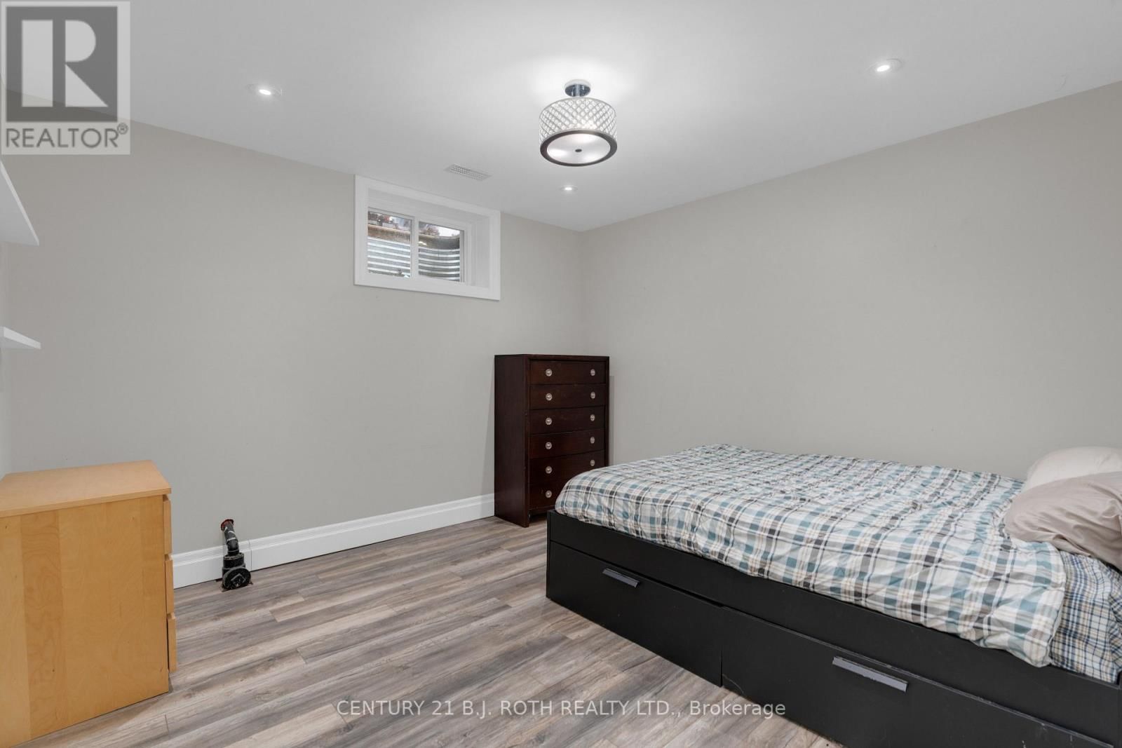 2700 LINE 4 NORTH Image 35