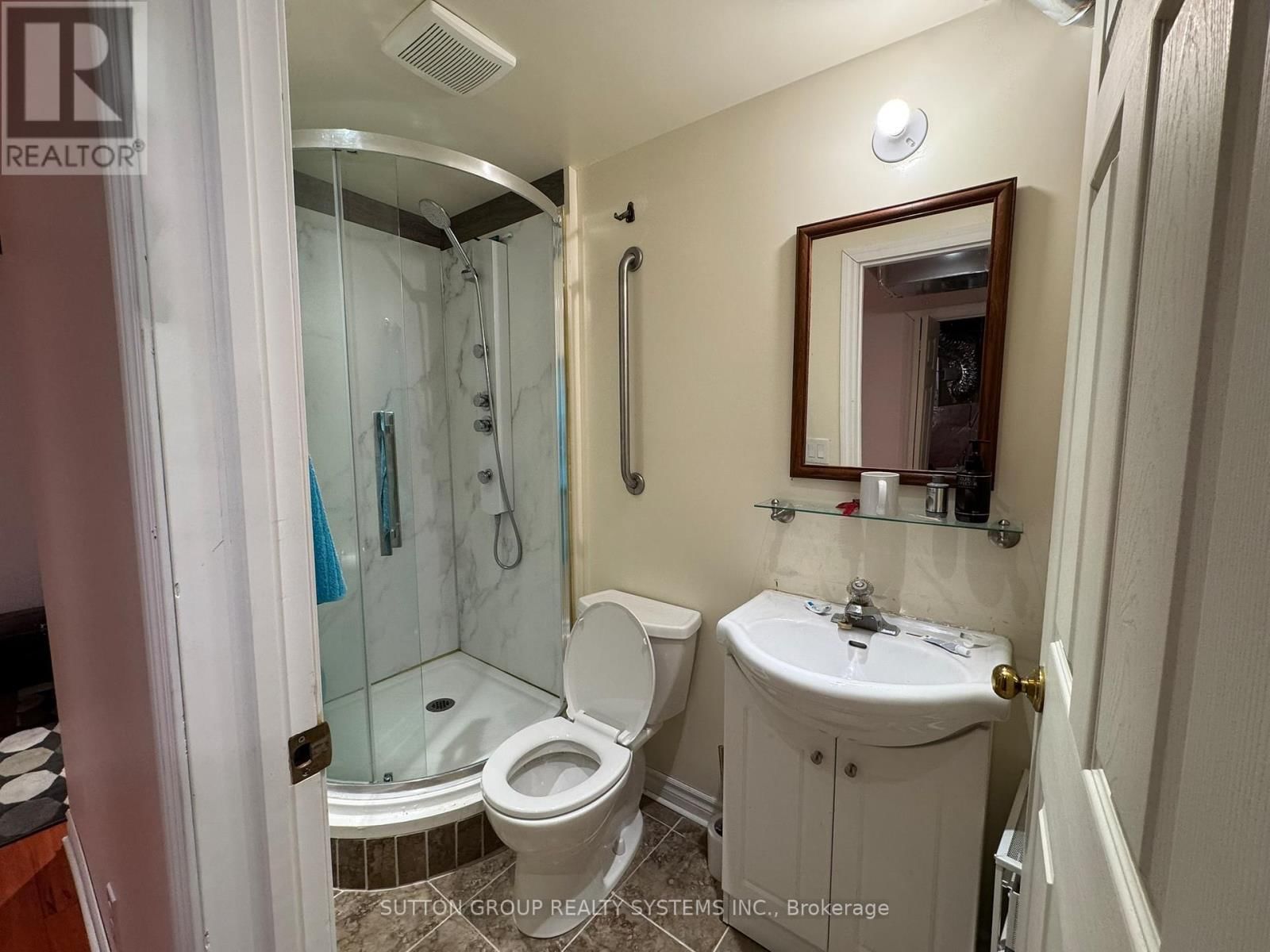 48 PORTLAND STREET Image 19