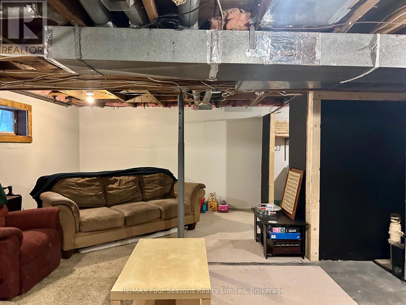 196 MELROSE AVENUE Image 23