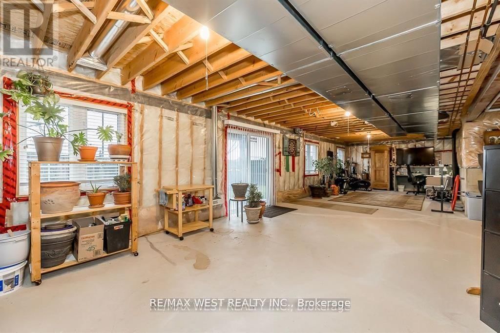 118 SUCCESSION CRESCENT Image 44