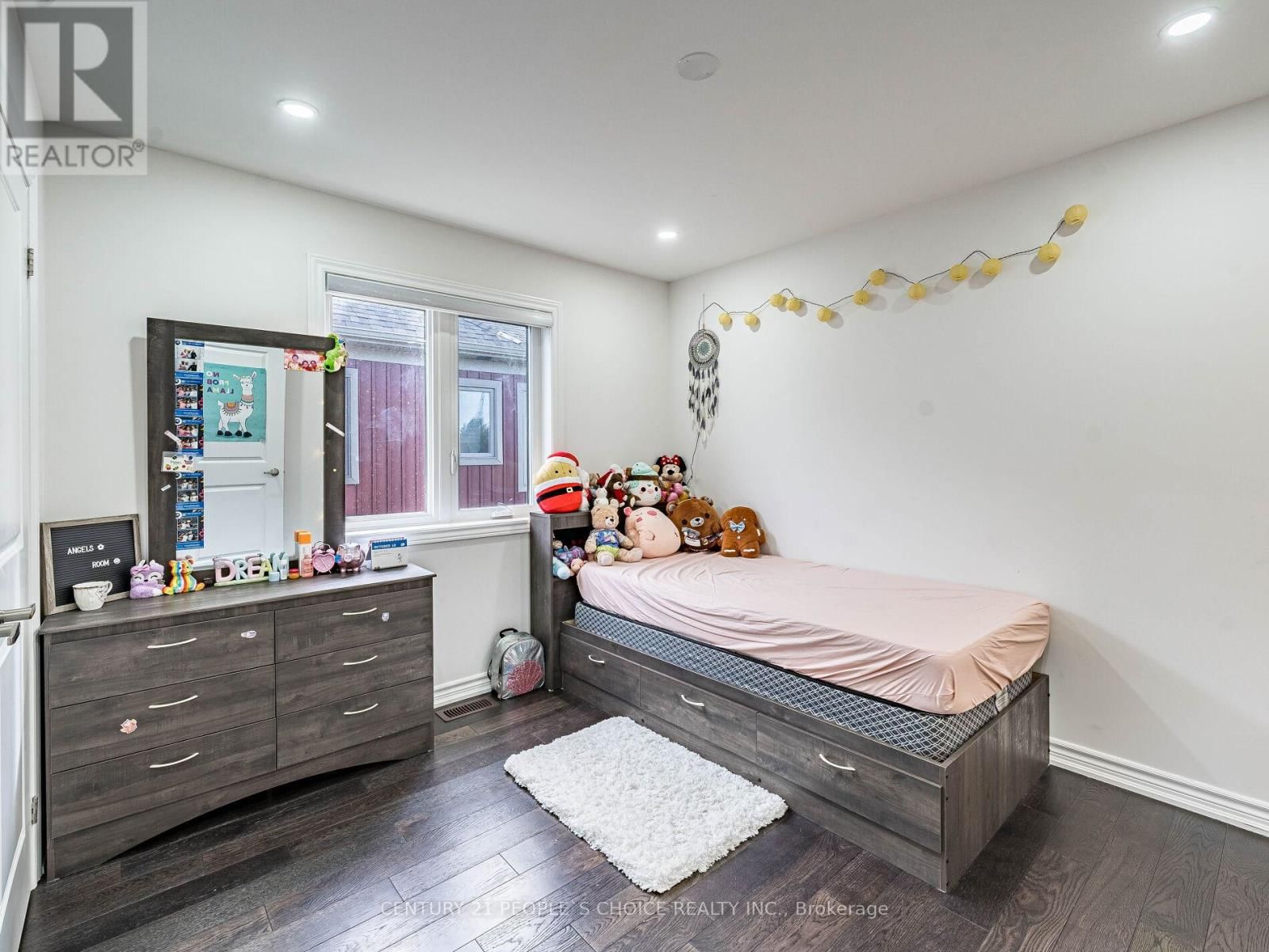 257 DUNCAN STREET Image 19