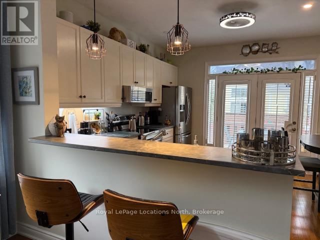 60 SAVANNAH CRESCENT Image 12