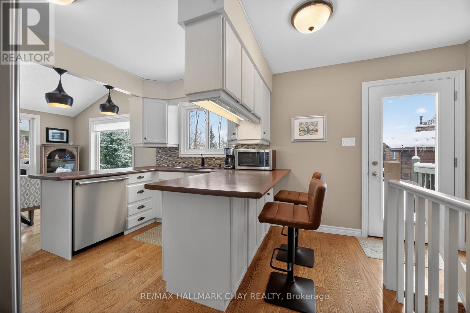 1075 6 LINE SOUTH Image 10