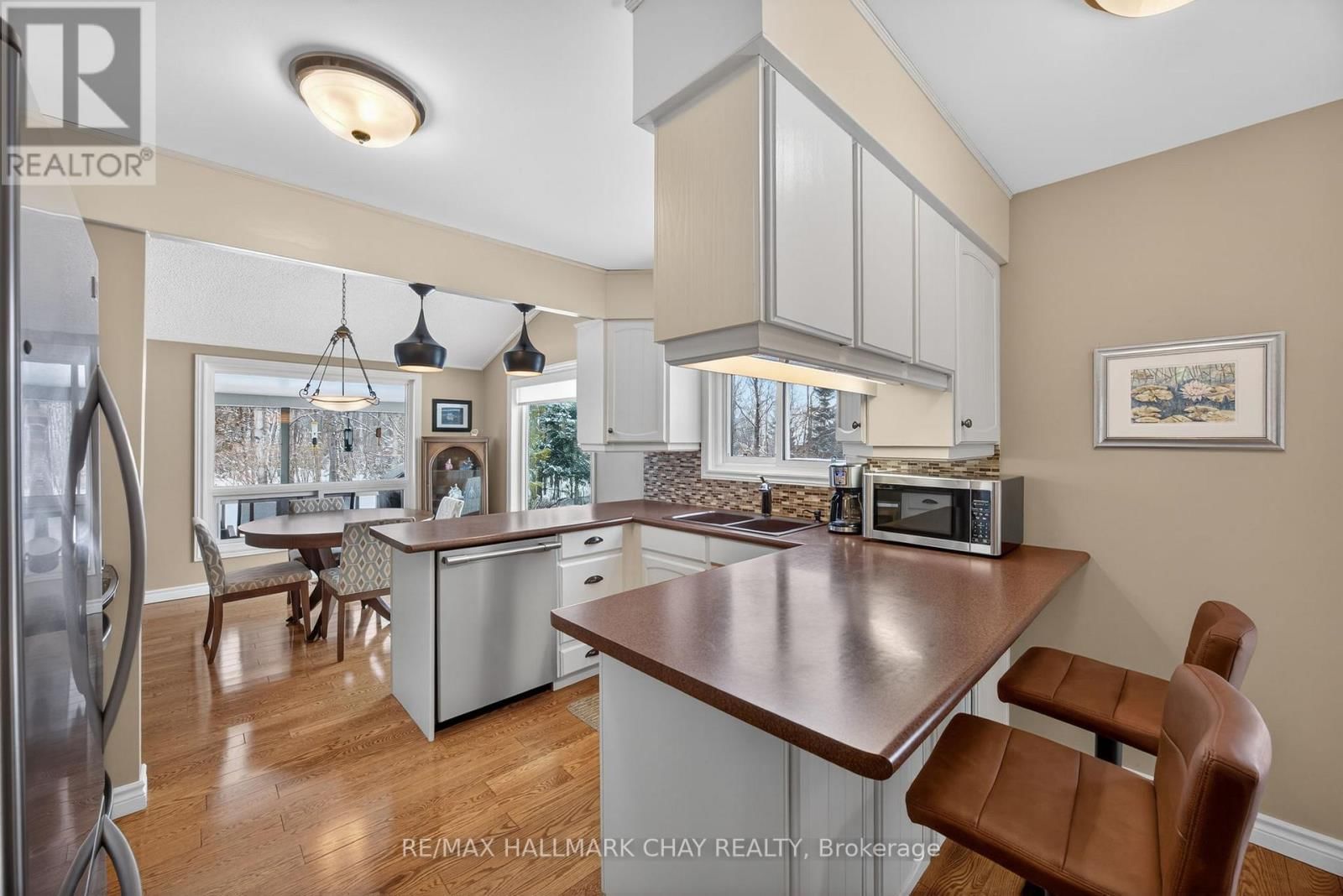 1075 6 LINE SOUTH Image 11