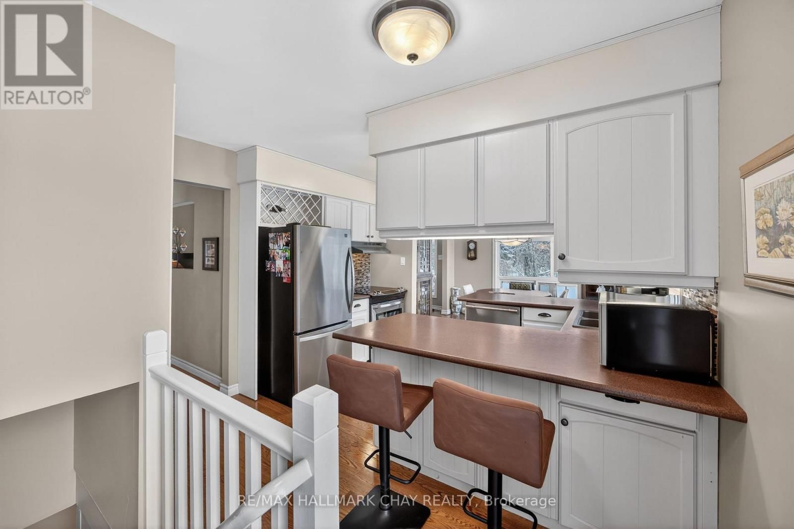 1075 6 LINE SOUTH Image 12