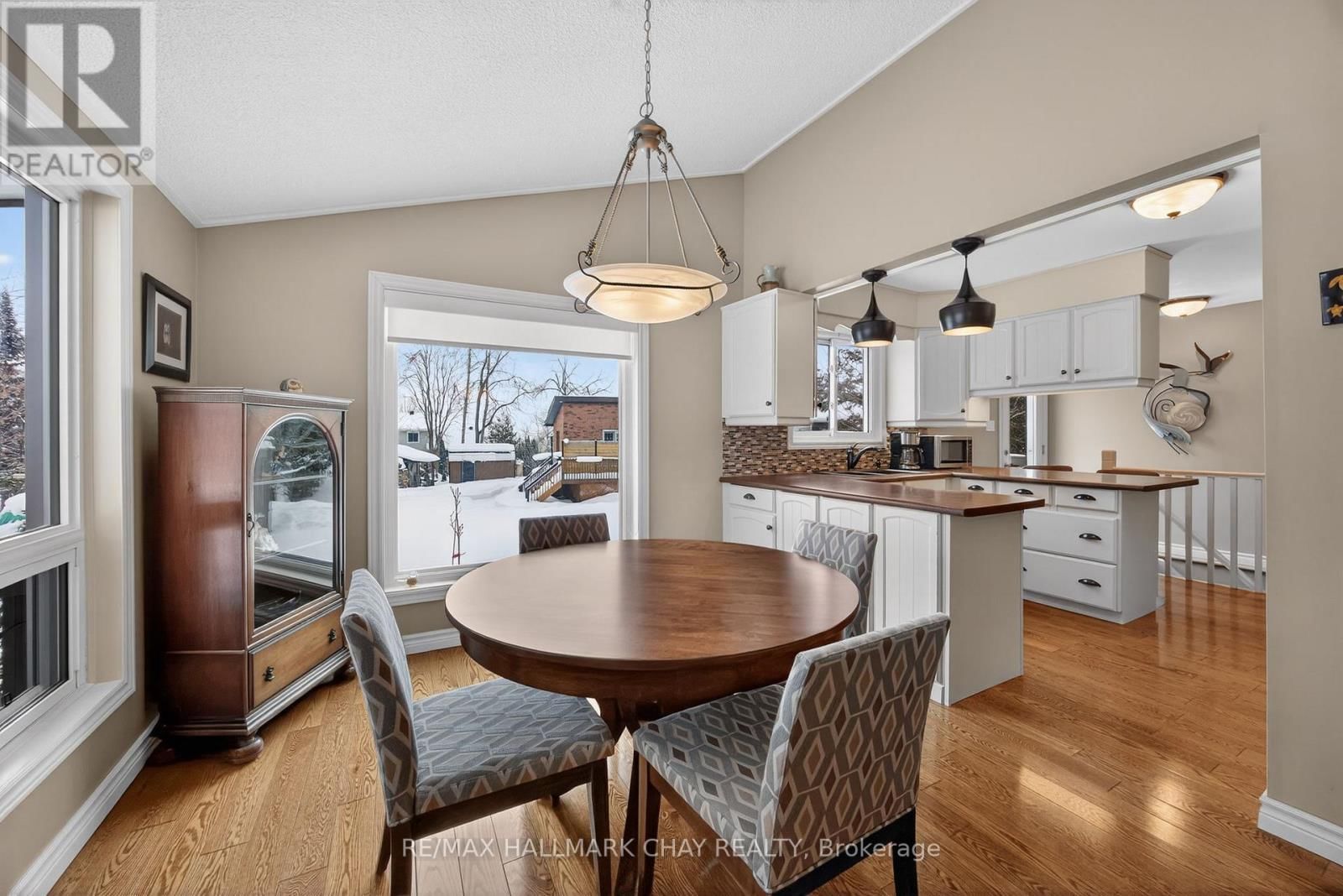 1075 6 LINE SOUTH Image 16