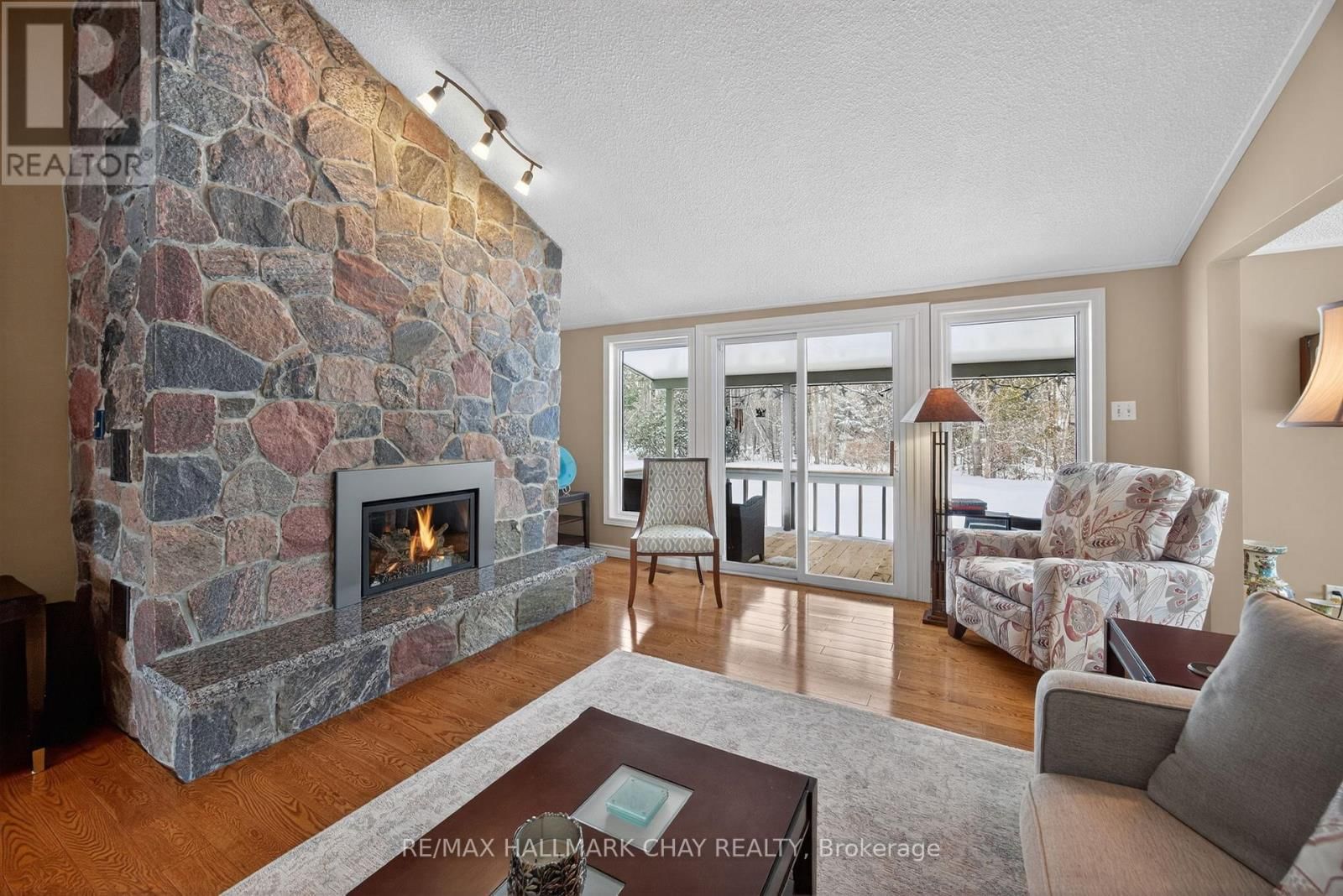 1075 6 LINE SOUTH Image 17