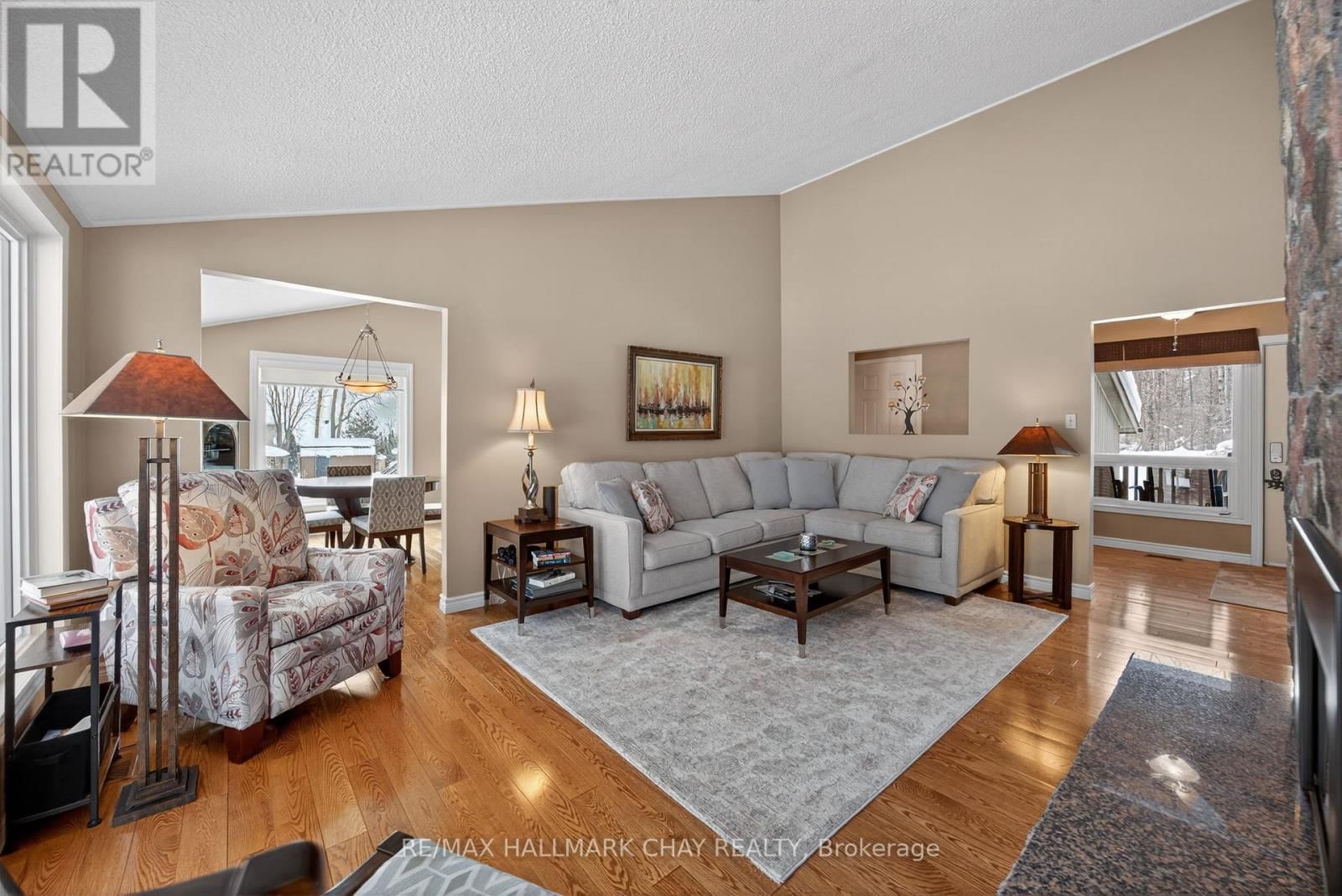 1075 6 LINE SOUTH Image 19