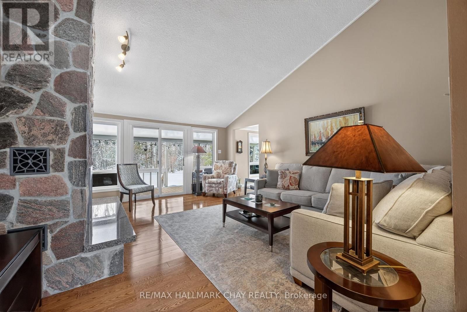 1075 6 LINE SOUTH Image 20