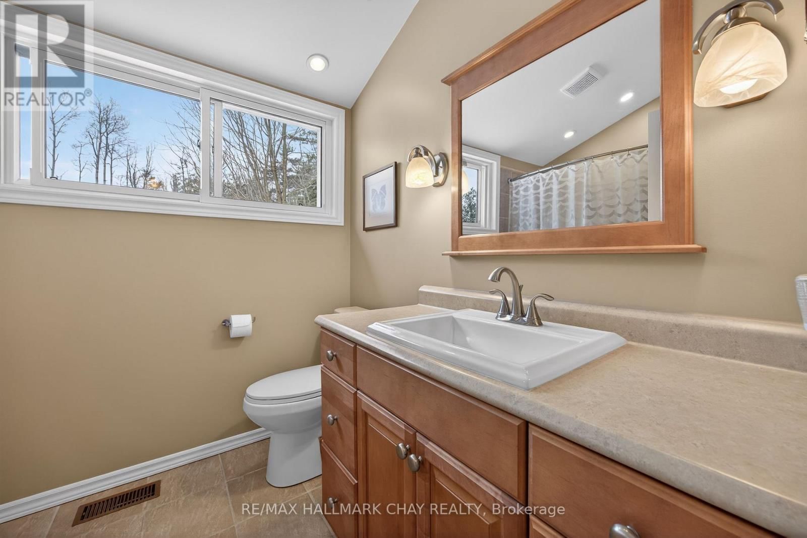 1075 6 LINE SOUTH Image 30