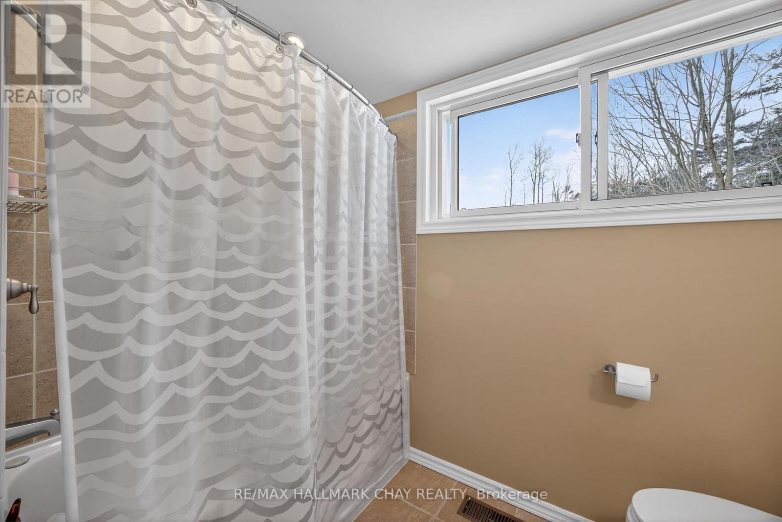 1075 6 LINE SOUTH Image 31