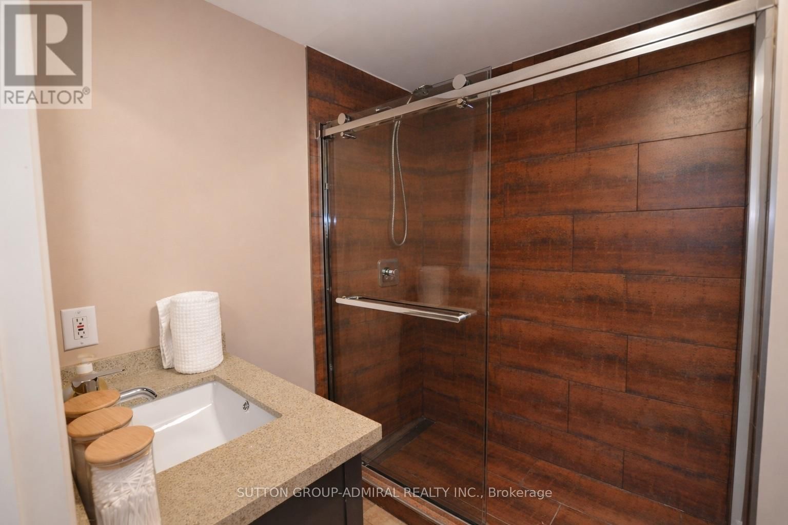 133 COLUMBIA ROAD Image 30