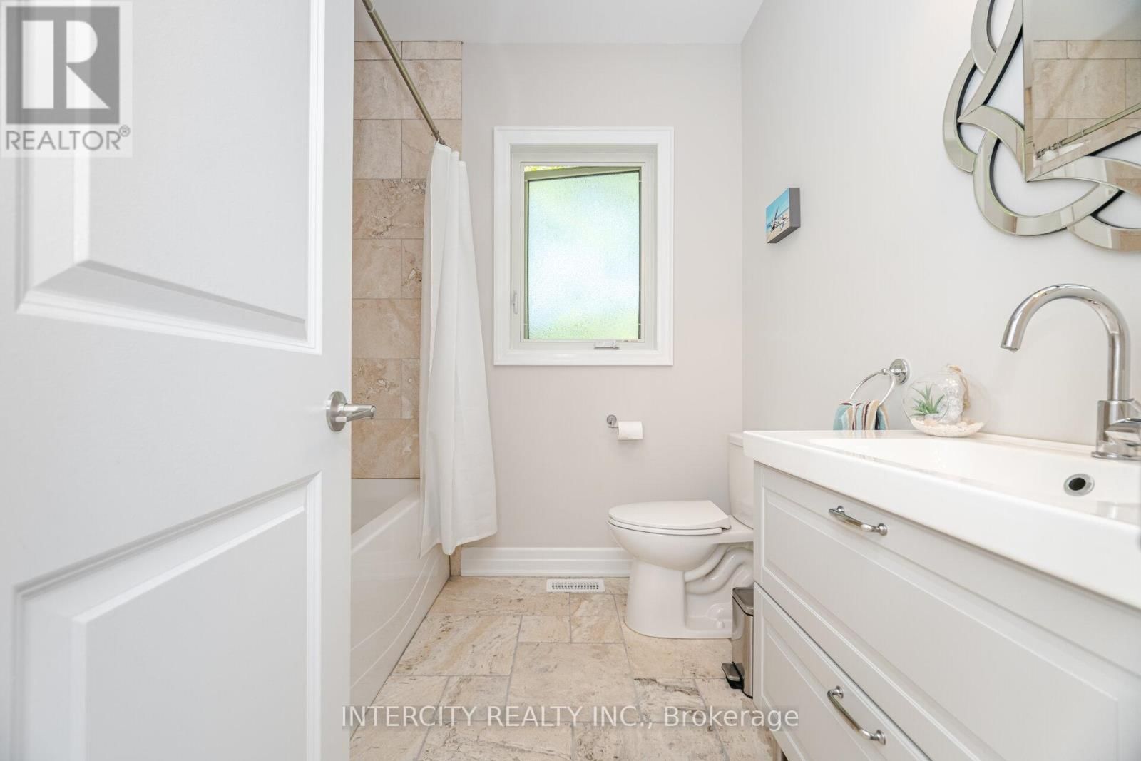 41 TALL PINES DRIVE Image 20