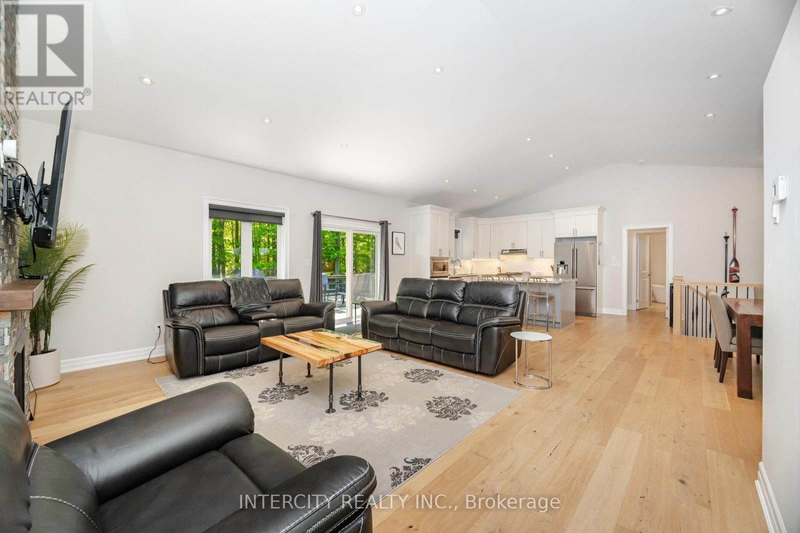 41 TALL PINES DRIVE Image 9