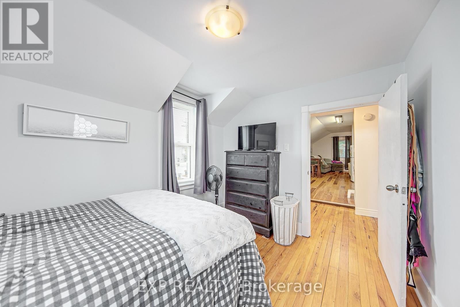 2 FRANCIS STREET EAST Image 30