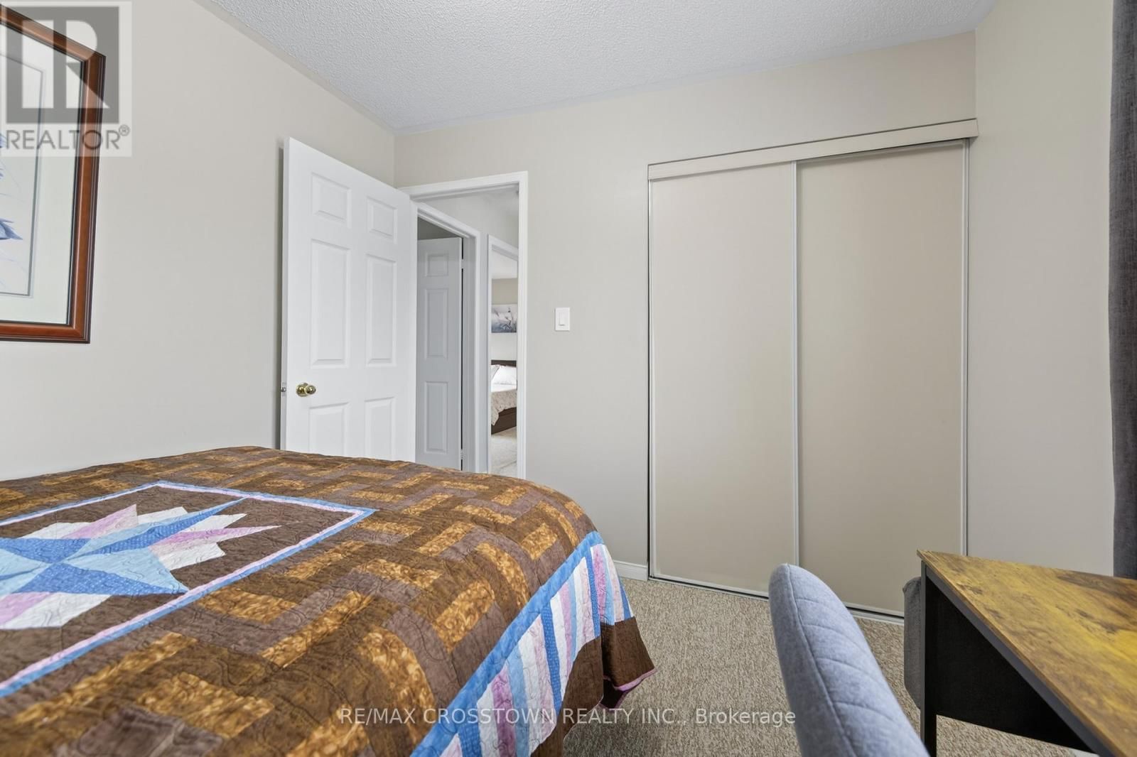 99 BISHOP DRIVE Image 24