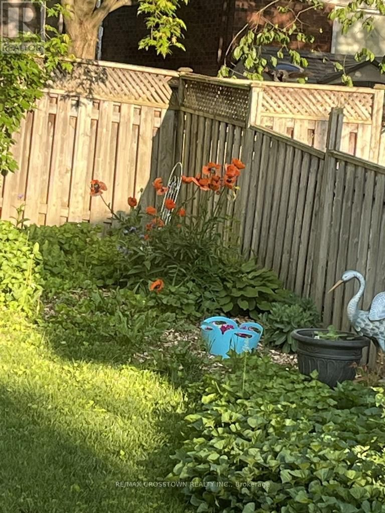 99 BISHOP DRIVE Image 38