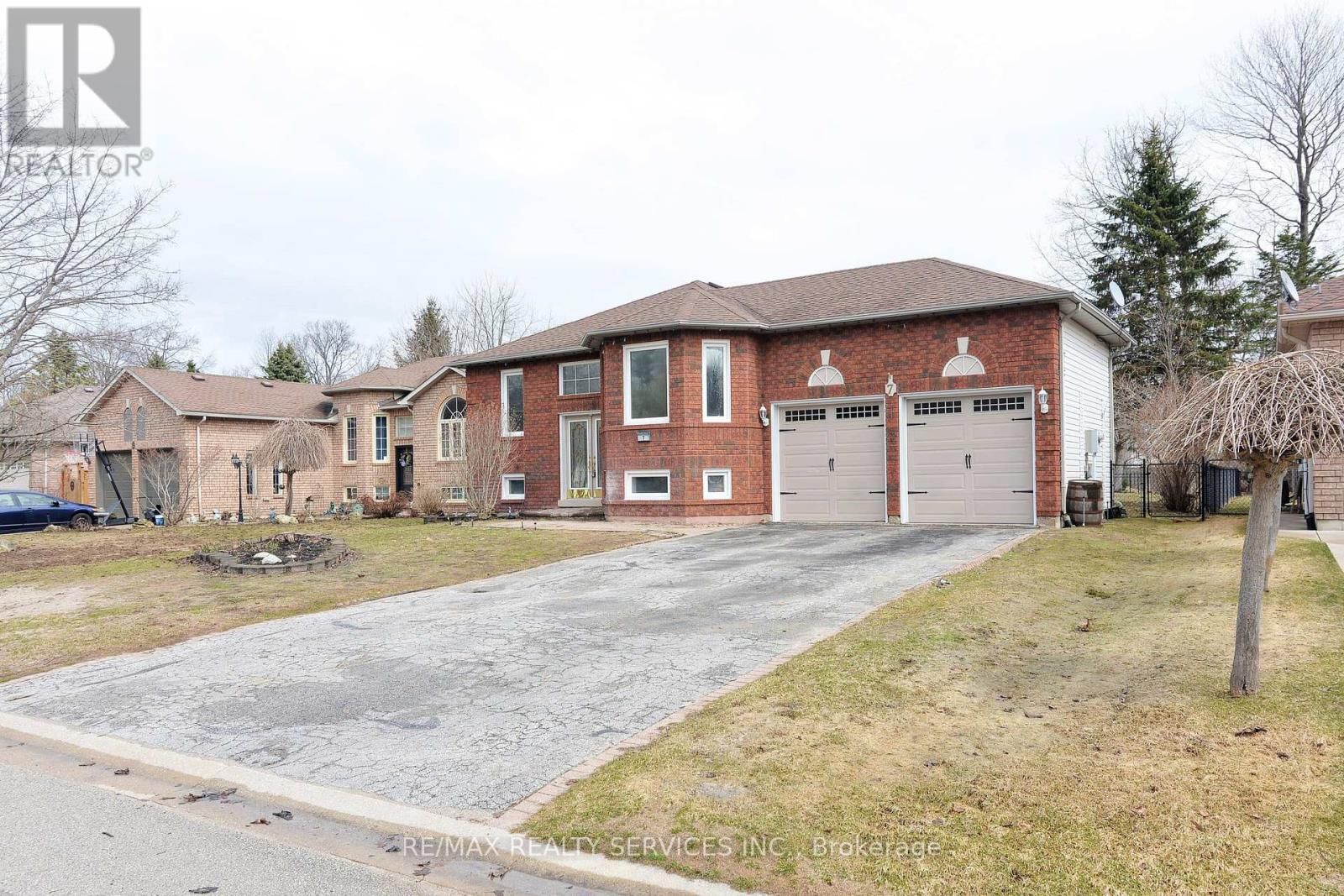 7 BUSH CRESCENT Image 2