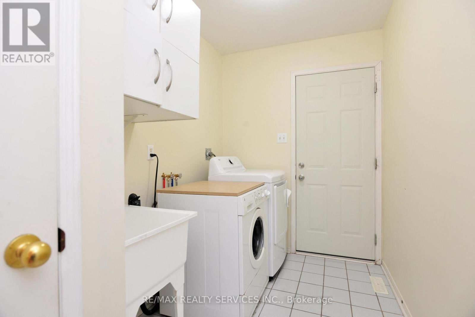 7 BUSH CRESCENT Image 28